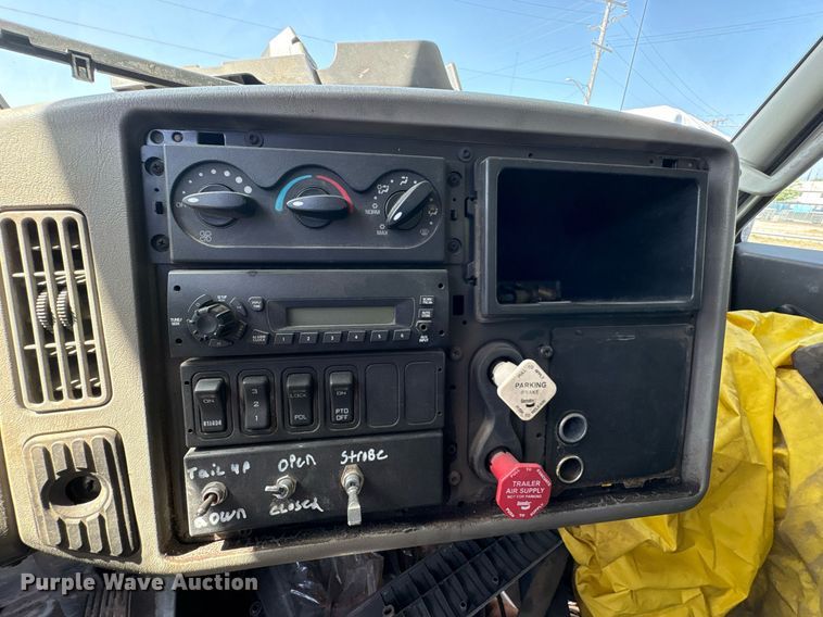 image for item EG8560 2012 International 7600 dump truck