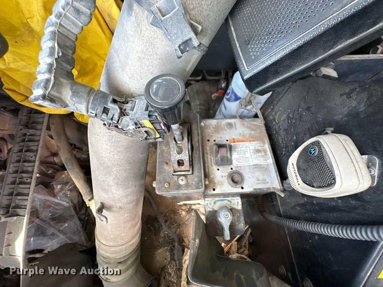 image for item EG8560 2012 International 7600 dump truck