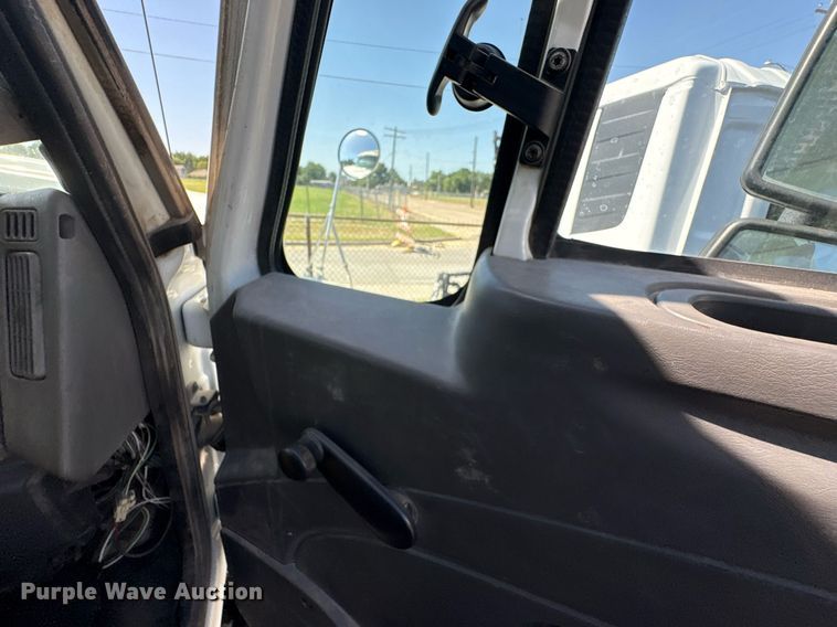 image for item EG8560 2012 International 7600 dump truck