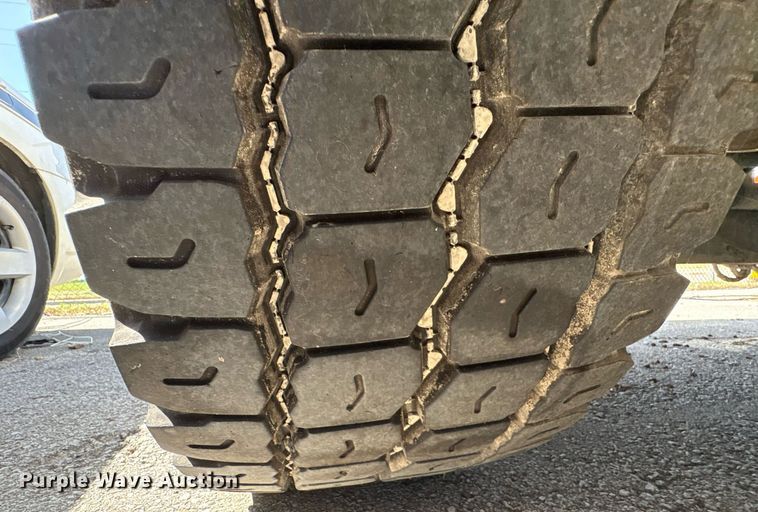 image for item EG8560 2012 International 7600 dump truck