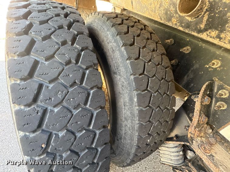 image for item EG8560 2012 International 7600 dump truck