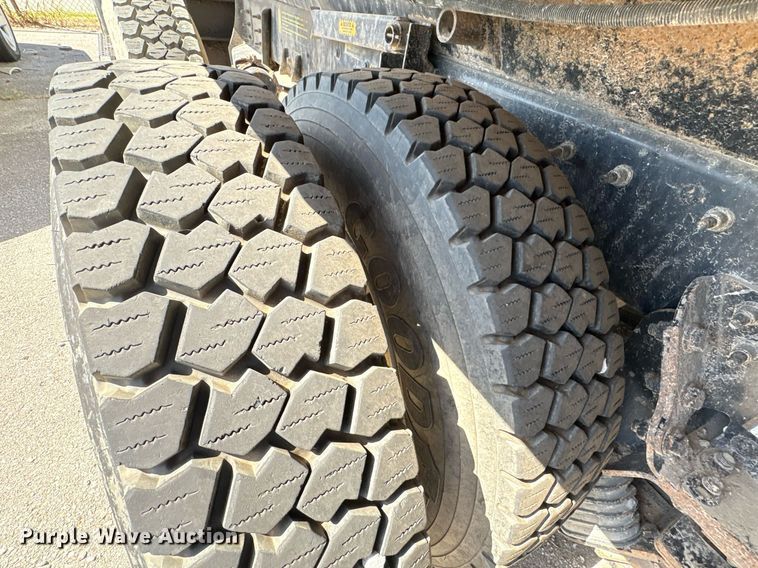 image for item EG8560 2012 International 7600 dump truck