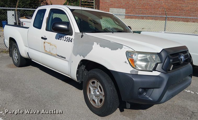 image for item EG8561 2013 Toyota Tacoma Access Cab pickup truck
