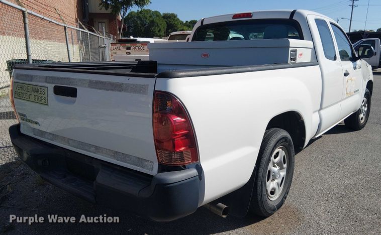 image for item EG8561 2013 Toyota Tacoma Access Cab pickup truck