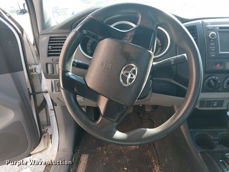 image for item EG8561 2013 Toyota Tacoma Access Cab pickup truck