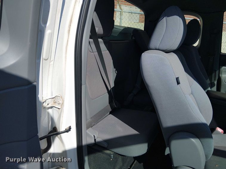 image for item EG8561 2013 Toyota Tacoma Access Cab pickup truck