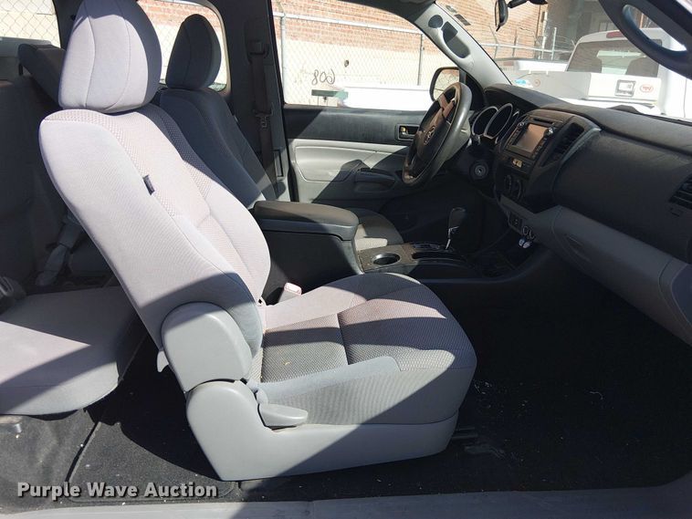 image for item EG8561 2013 Toyota Tacoma Access Cab pickup truck