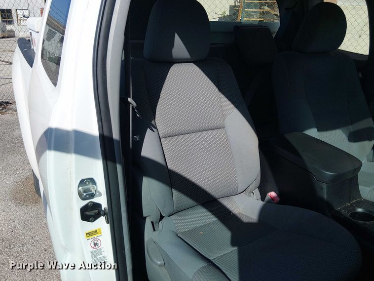 image for item EG8561 2013 Toyota Tacoma Access Cab pickup truck