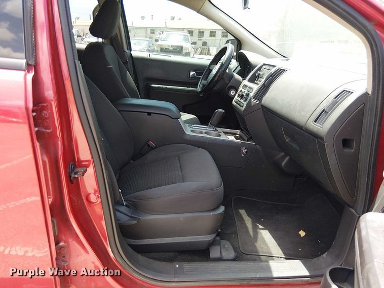 image for item EG8566 2010 Ford Edge SUV