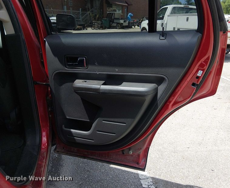 image for item EG8566 2010 Ford Edge SUV