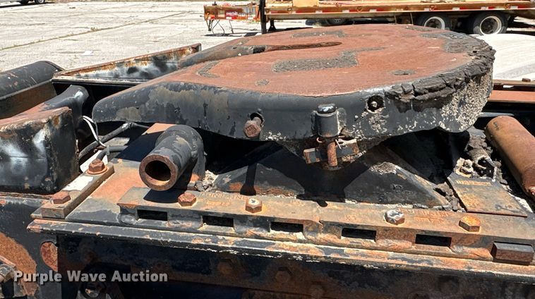 image for item EG8571 2002 International 2574 semi truck