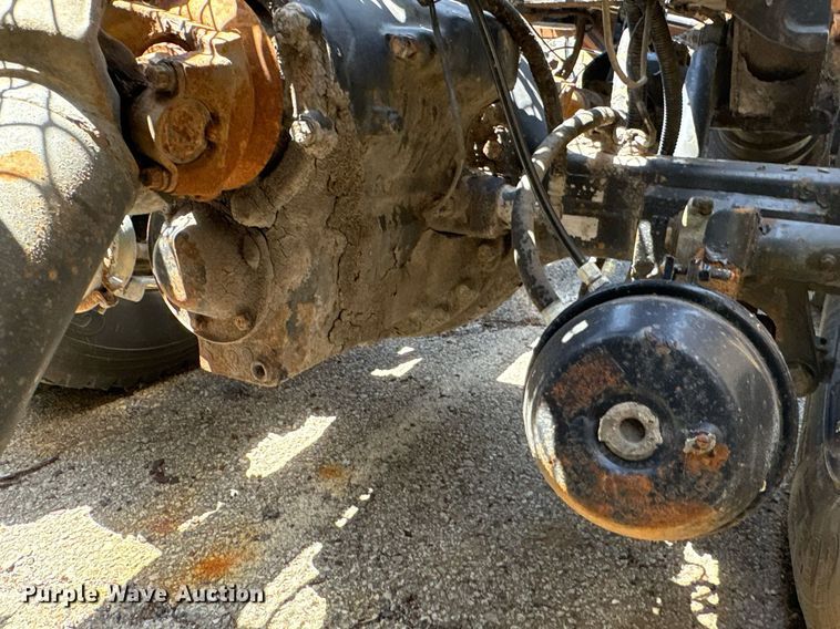 image for item EG8571 2002 International 2574 semi truck