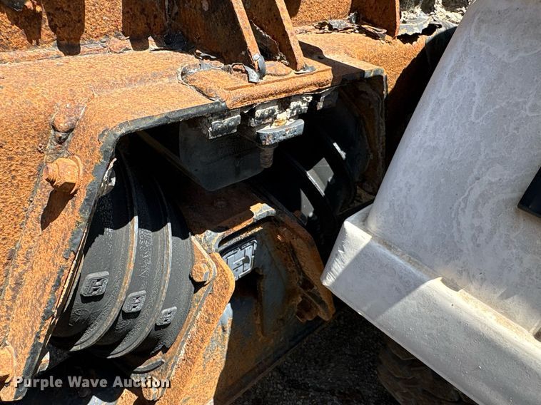 image for item EG8571 2002 International 2574 semi truck