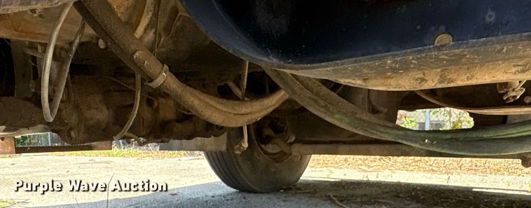 image for item EG8571 2002 International 2574 semi truck