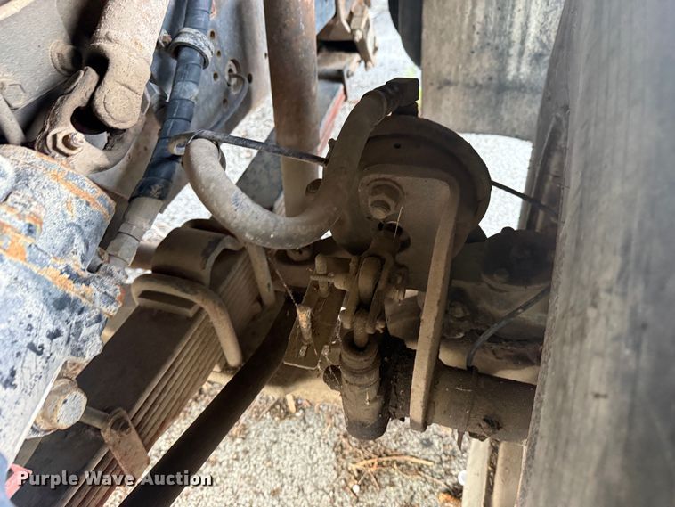 image for item EG8571 2002 International 2574 semi truck