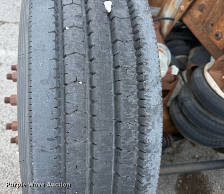 image for item EG8571 2002 International 2574 semi truck