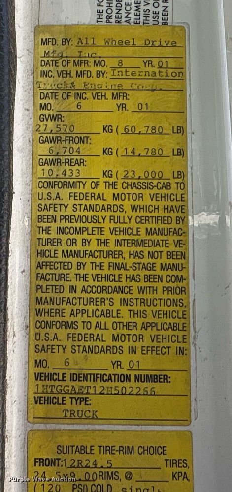 image for item EG8571 2002 International 2574 semi truck