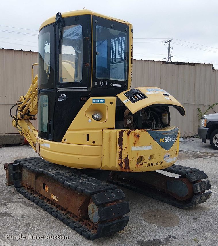 image for item EG8572 2004 Komatsu PC58UU-3E0 mini excavator