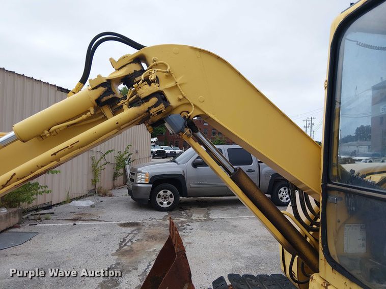 image for item EG8572 2004 Komatsu PC58UU-3E0 mini excavator