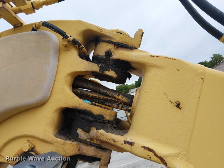 image for item EG8572 2004 Komatsu PC58UU-3E0 mini excavator