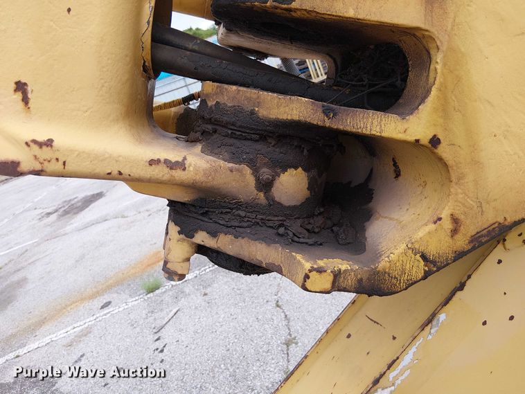 image for item EG8572 2004 Komatsu PC58UU-3E0 mini excavator