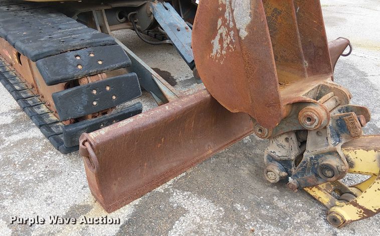 image for item EG8572 2004 Komatsu PC58UU-3E0 mini excavator