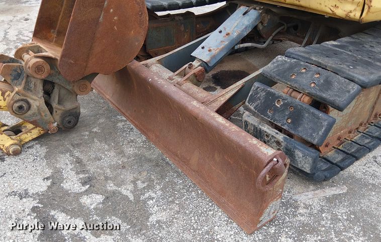 image for item EG8572 2004 Komatsu PC58UU-3E0 mini excavator