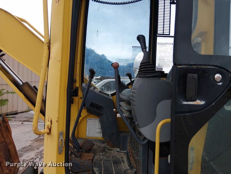 image for item EG8572 2004 Komatsu PC58UU-3E0 mini excavator