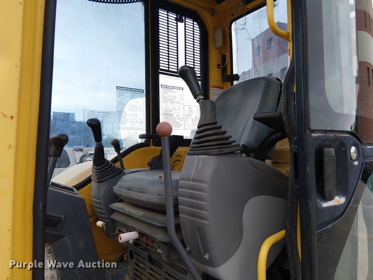 image for item EG8572 2004 Komatsu PC58UU-3E0 mini excavator