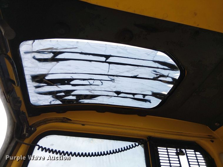 image for item EG8572 2004 Komatsu PC58UU-3E0 mini excavator