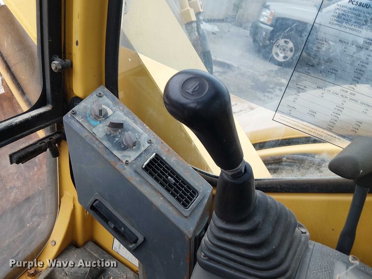 image for item EG8572 2004 Komatsu PC58UU-3E0 mini excavator