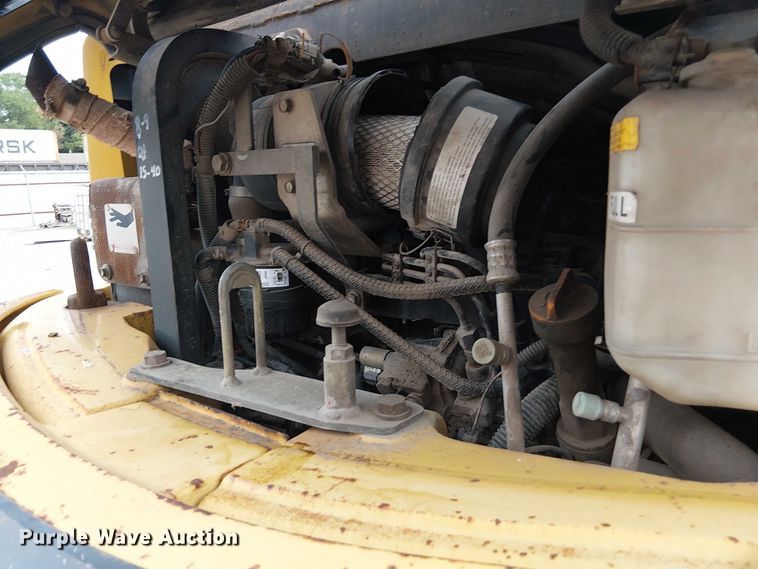 image for item EG8572 2004 Komatsu PC58UU-3E0 mini excavator