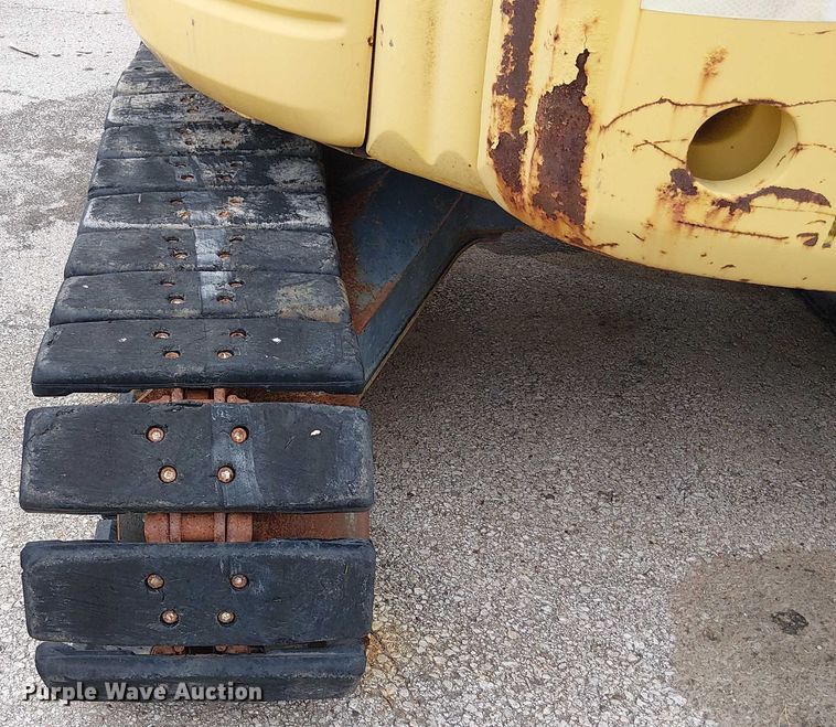 image for item EG8572 2004 Komatsu PC58UU-3E0 mini excavator