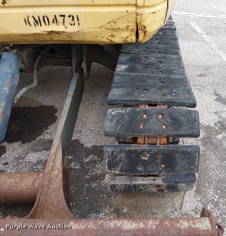 image for item EG8572 2004 Komatsu PC58UU-3E0 mini excavator