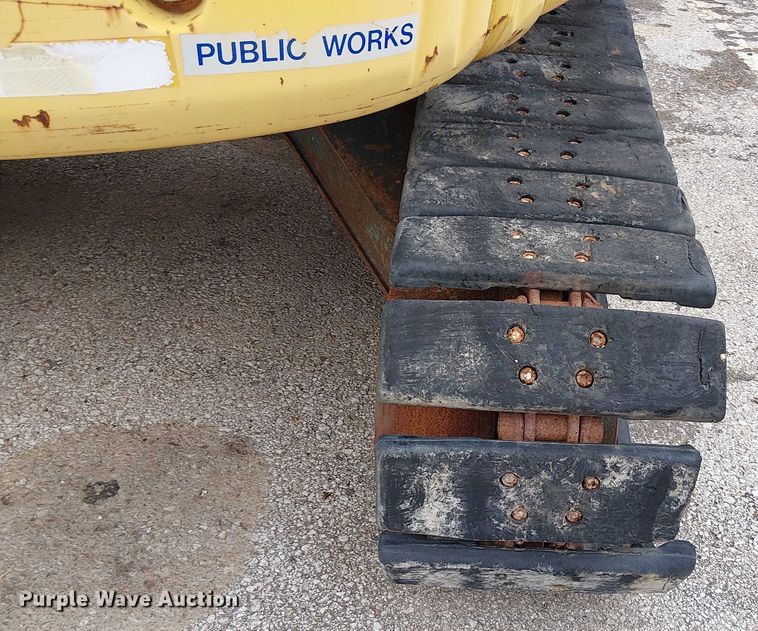 image for item EG8572 2004 Komatsu PC58UU-3E0 mini excavator