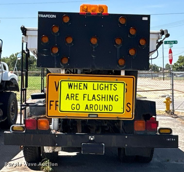 image for item EG8573 2012 Nissan UD3300 pothole patcher truck