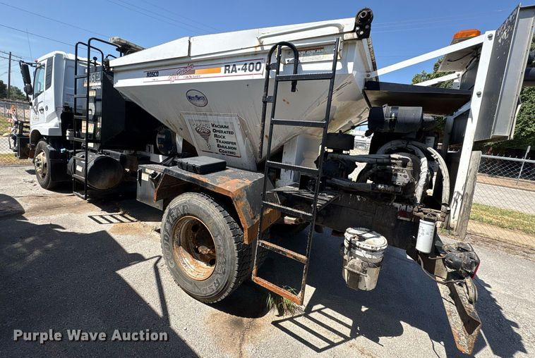 image for item EG8573 2012 Nissan UD3300 pothole patcher truck