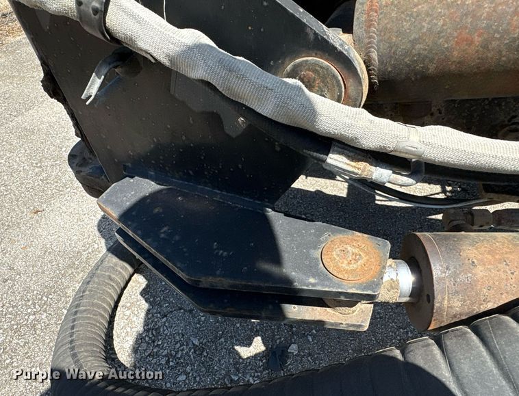 image for item EG8573 2012 Nissan UD3300 pothole patcher truck