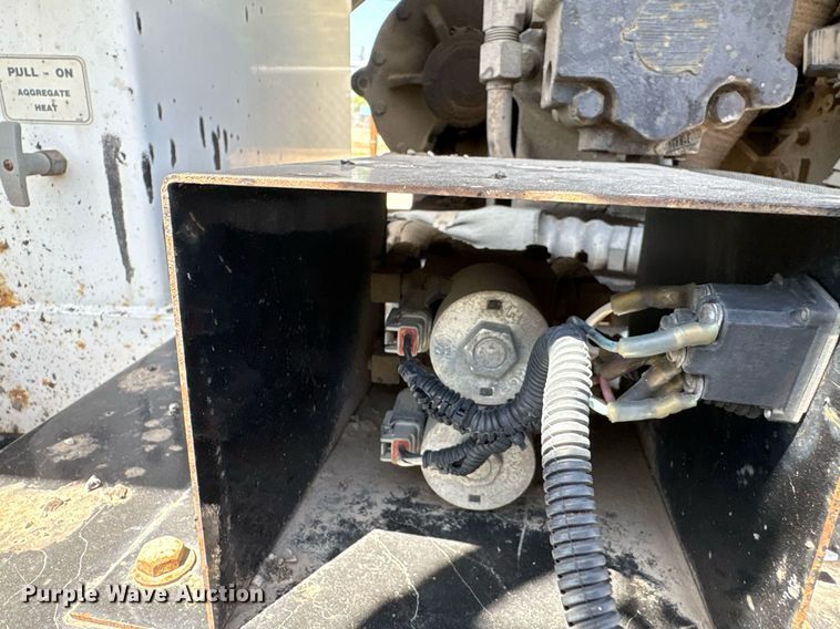 image for item EG8573 2012 Nissan UD3300 pothole patcher truck