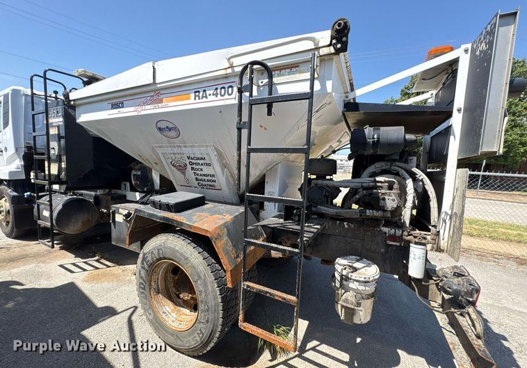 image for item EG8573 2012 Nissan UD3300 pothole patcher truck