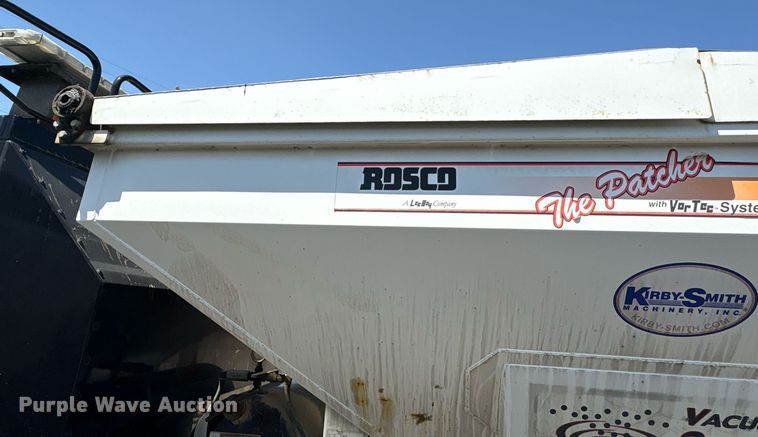 image for item EG8573 2012 Nissan UD3300 pothole patcher truck