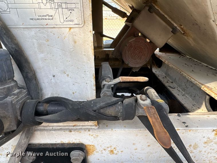 image for item EG8573 2012 Nissan UD3300 pothole patcher truck