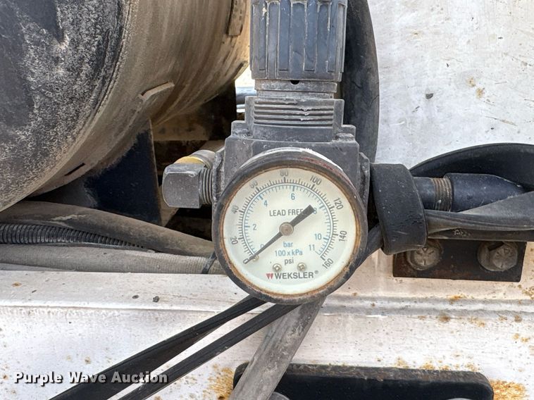 image for item EG8573 2012 Nissan UD3300 pothole patcher truck