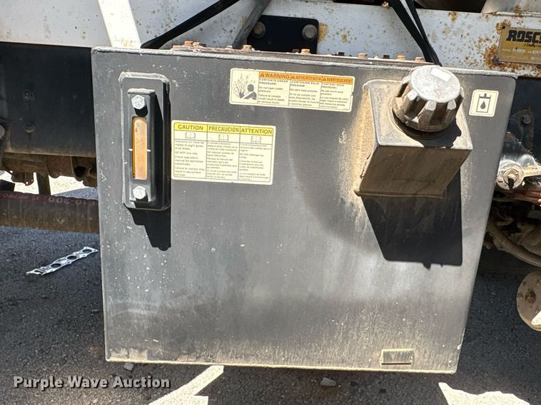 image for item EG8573 2012 Nissan UD3300 pothole patcher truck