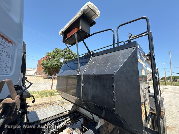 image for item EG8573 2012 Nissan UD3300 pothole patcher truck