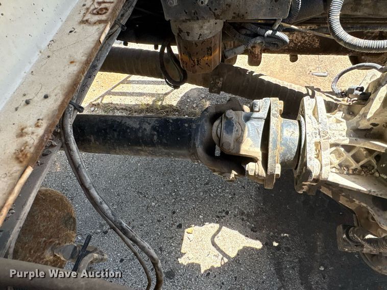 image for item EG8573 2012 Nissan UD3300 pothole patcher truck