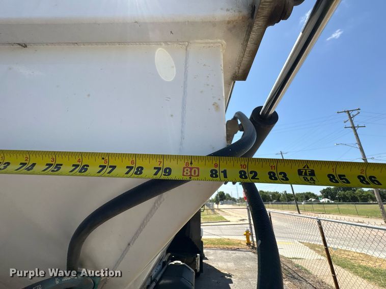 image for item EG8573 2012 Nissan UD3300 pothole patcher truck