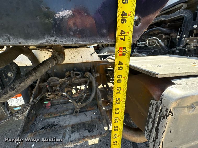 image for item EG8573 2012 Nissan UD3300 pothole patcher truck