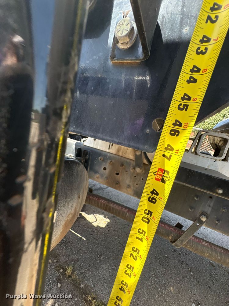 image for item EG8573 2012 Nissan UD3300 pothole patcher truck