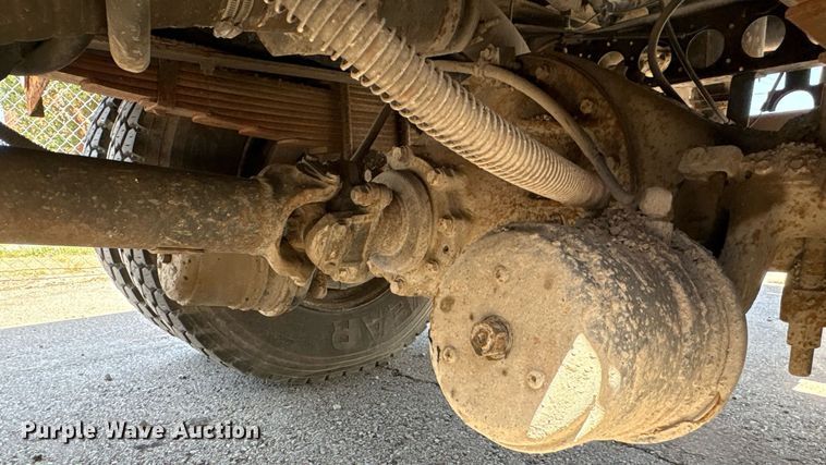 image for item EG8573 2012 Nissan UD3300 pothole patcher truck